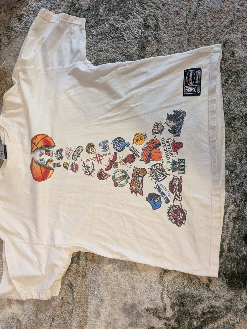 Vintage NBA White Graphic Team Logos T-Shirt